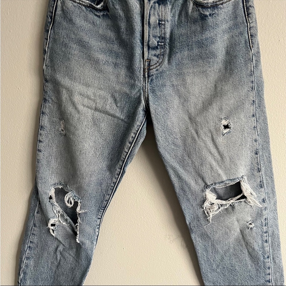 Levis - Picture 3 of 5